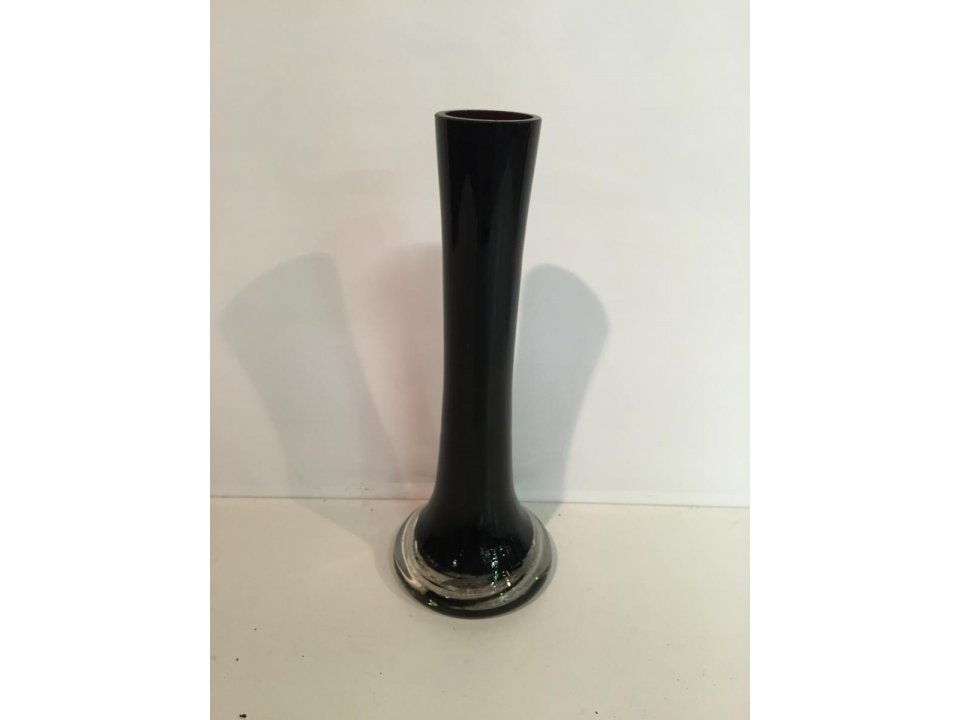 BLACK LILY VASE 20CM Something special